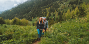 Turismo e Sostenibilità: Come Viaggiare in Modo Responsabile Sustainable-Tourism_-How-to-Travel-Responsibly-qgi4zkz7weqb6h9mvvprljf5y5e422kbxnt3cqibg0